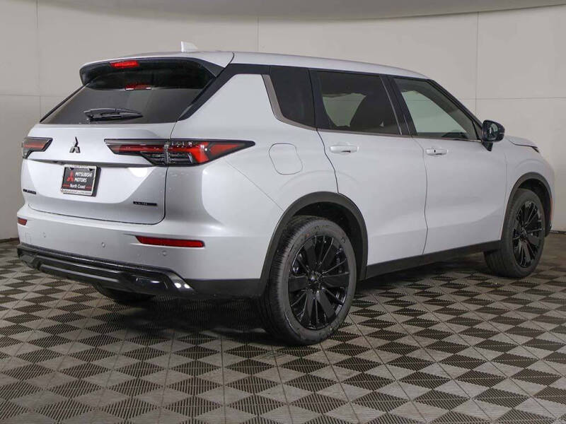 2026 Mitsubishi Outlander LE