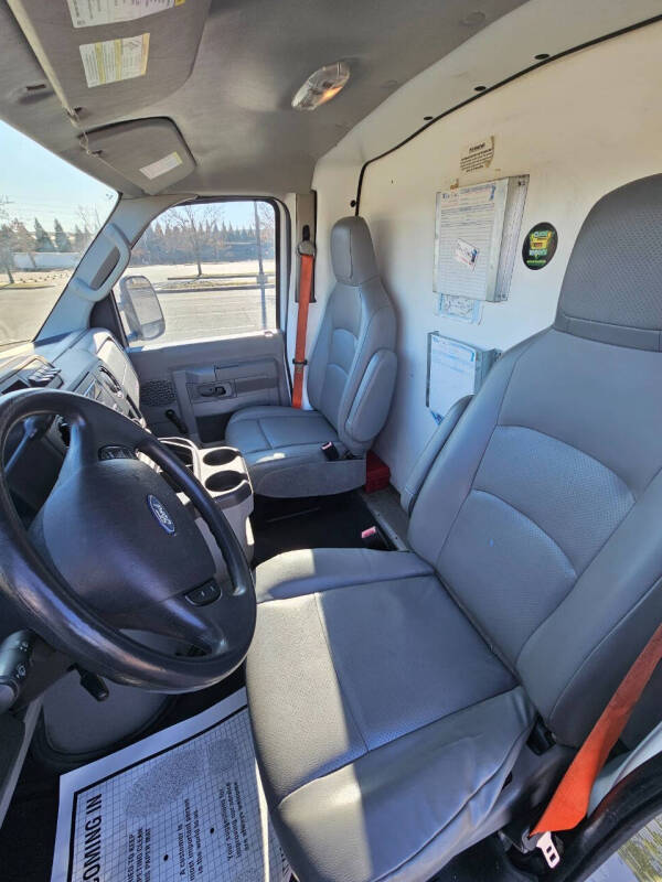 2013 Ford E-Series E-350 SD