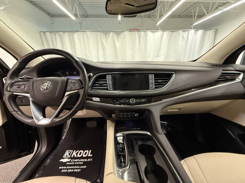 2023 Buick Enclave Essence