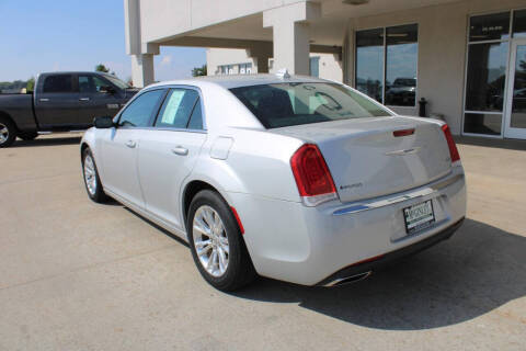 2019 Chrysler 300
