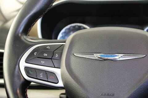 2017 Chrysler Pacifica Touring-L