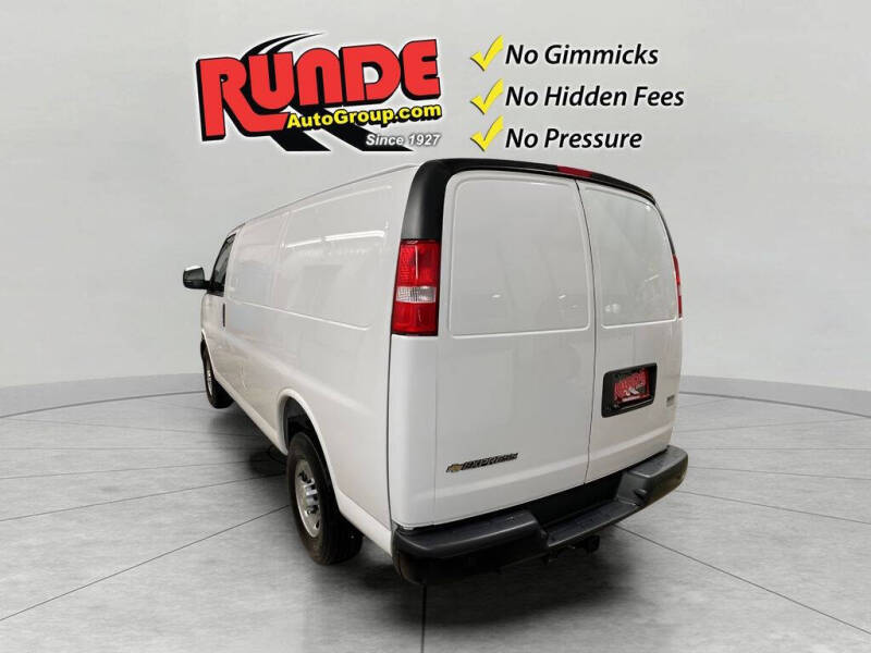 2025 Chevrolet Express 2500