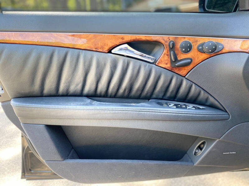 2005 Mercedes-Benz E-Class E 320