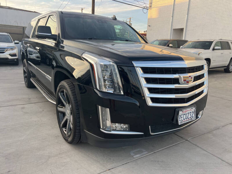 2017 Cadillac Escalade ESV Luxury