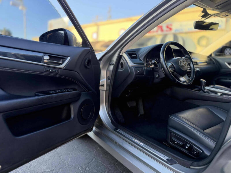 2016 Lexus GS 200t