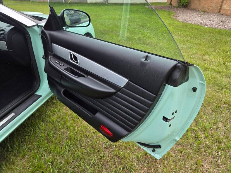 2004 Ford Thunderbird Deluxe