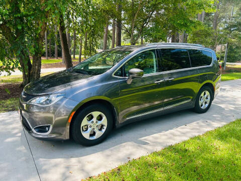 2017 Chrysler Pacifica Touring-L Plus