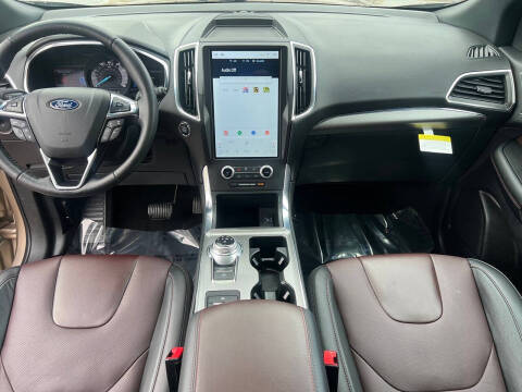 2021 Ford Edge Titanium