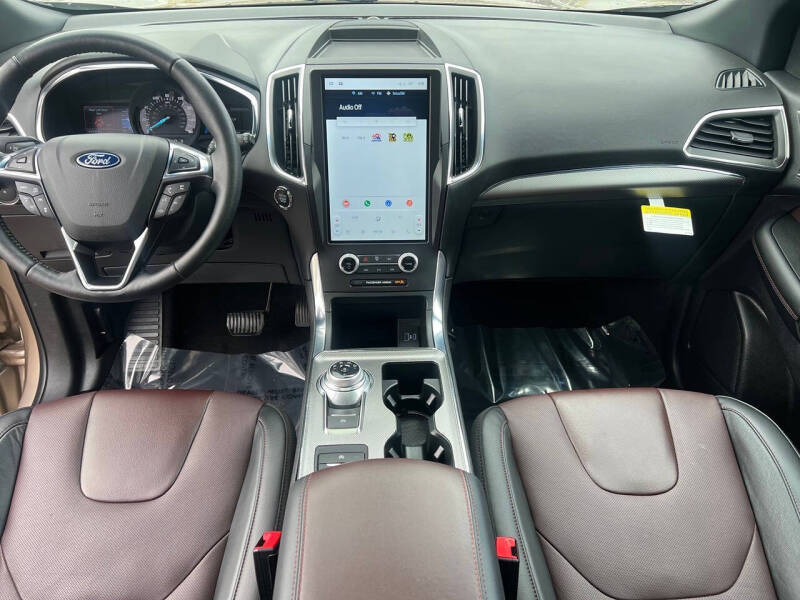 2021 Ford Edge Titanium