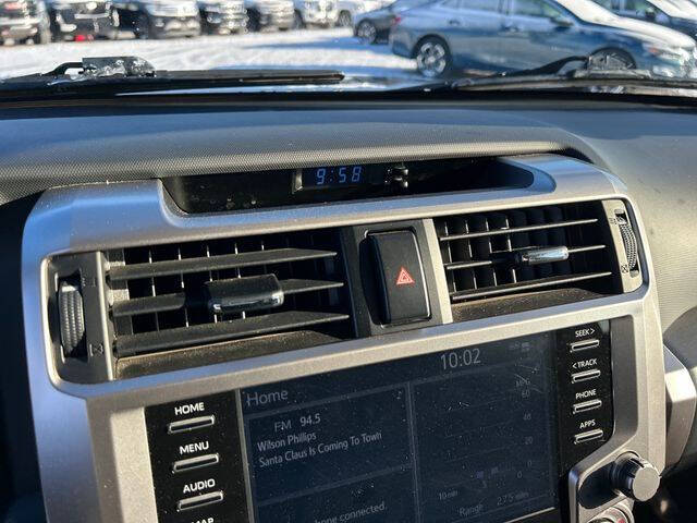 2024 Toyota 4Runner SR5