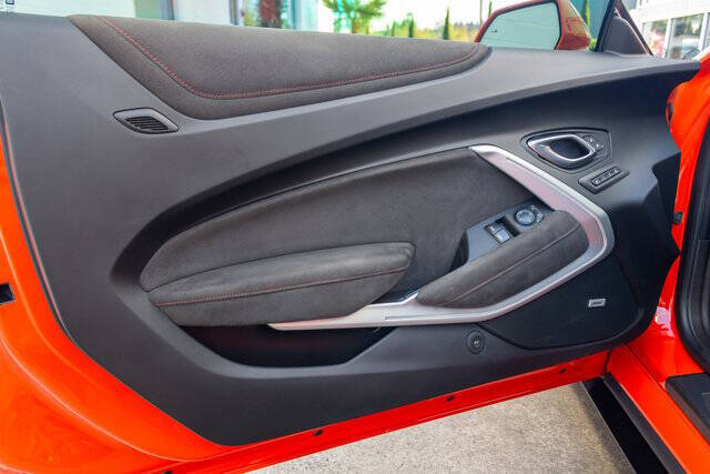 2019 Chevrolet Camaro 14