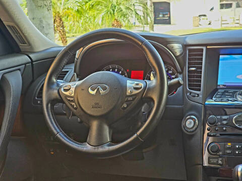 2011 Infiniti FX50