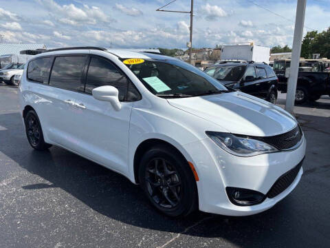 2020 Chrysler Pacifica Touring L