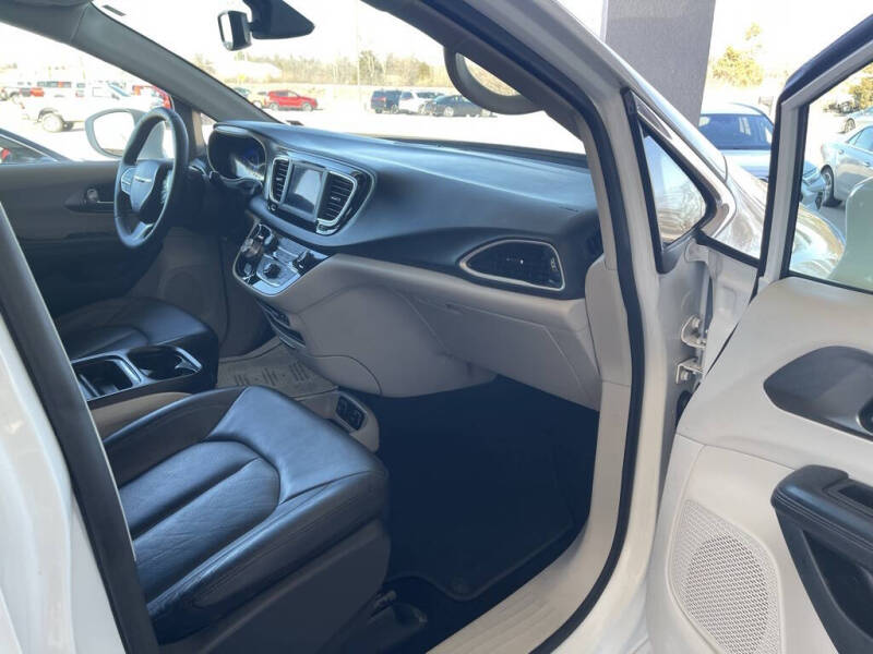 2020 Chrysler Pacifica Touring L