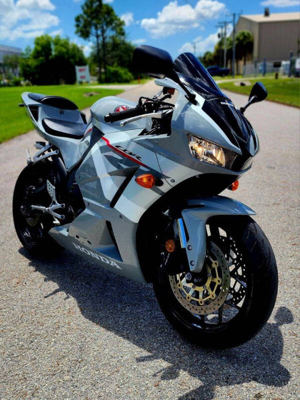 2025 Honda CBR600RR