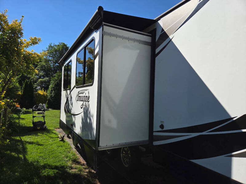 2021 Imagine  RV 32'
