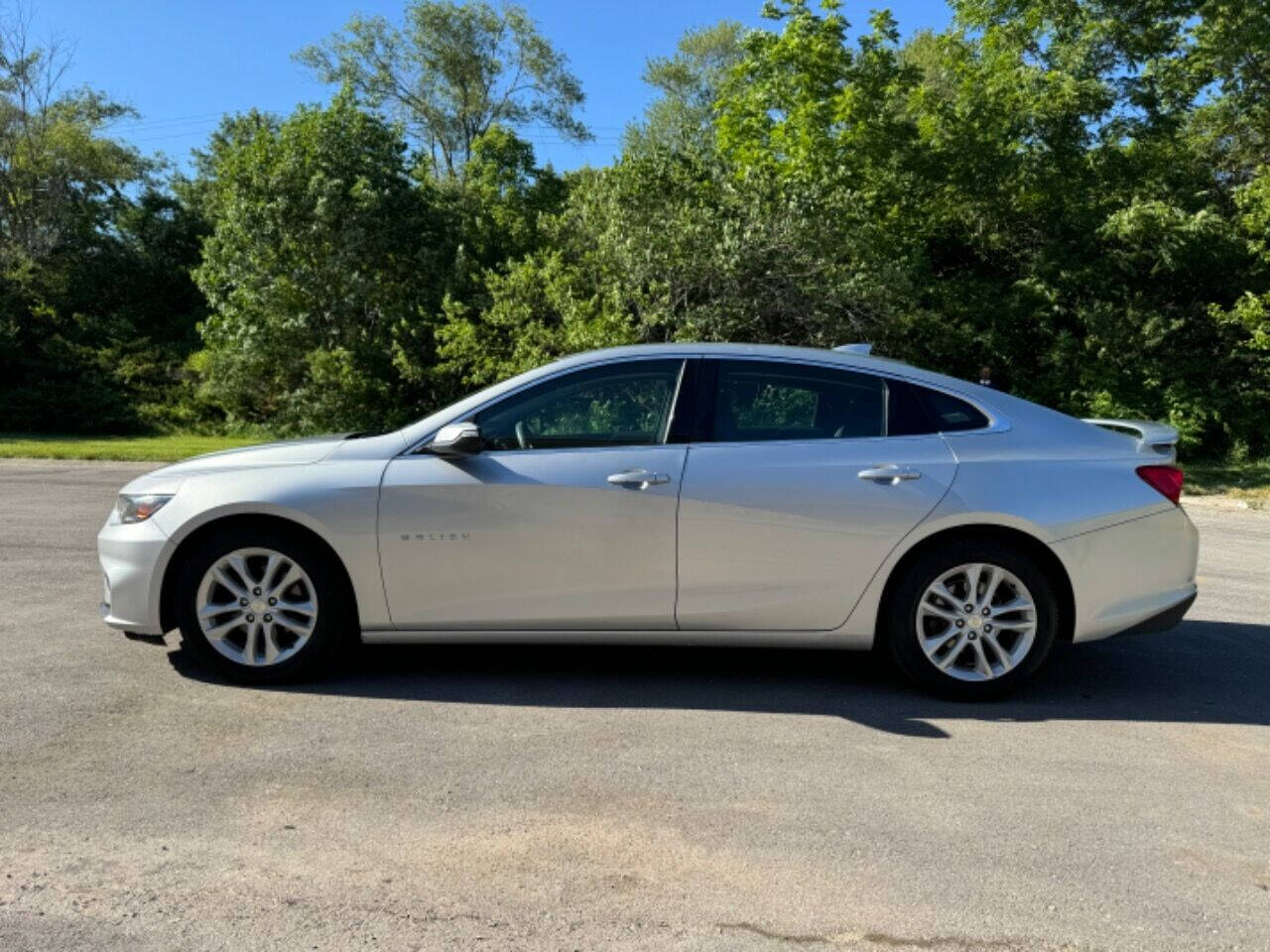 2016 Chevrolet Malibu for sale at 10-4 AUTO GROUP LLC in Raytown, MO