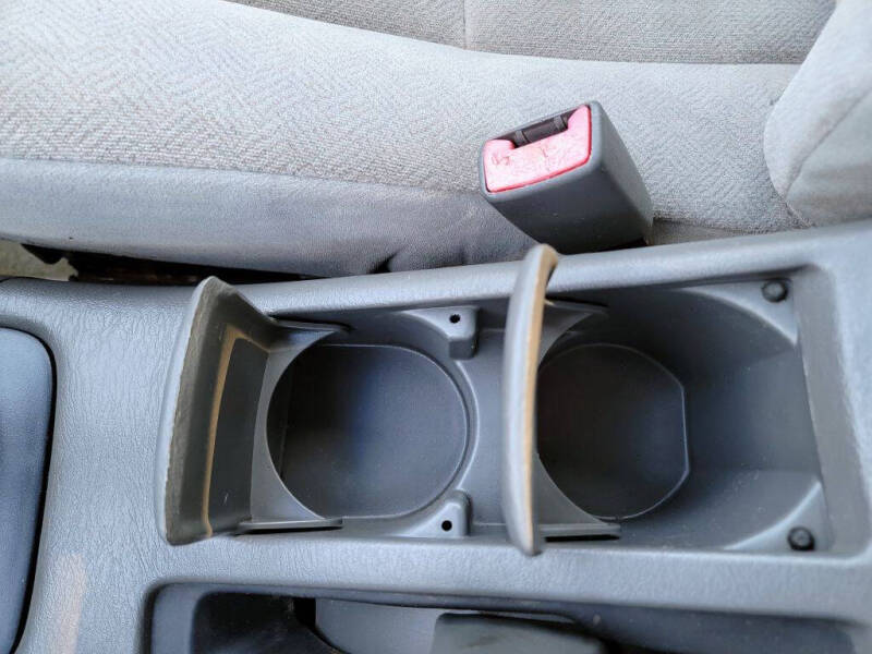 2000 Toyota Camry CE - Photo 22