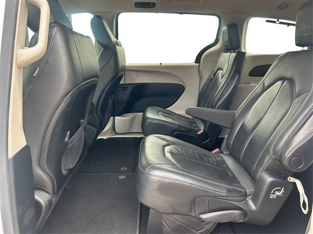 2020 Chrysler Pacifica Touring L