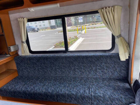 1997 Isuzu Elf Camper