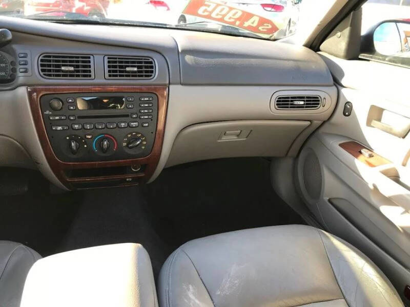 2005 Ford Taurus SEL
