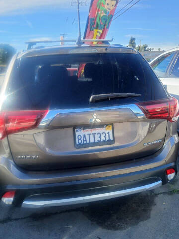 2017 Mitsubishi Outlander ES