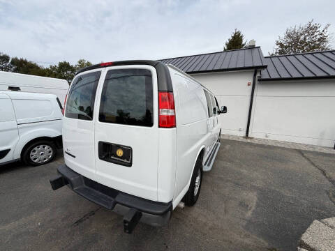 2023 Chevrolet Express 2500