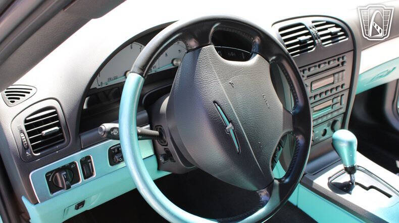 2002 Ford Thunderbird Deluxe