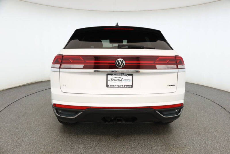 2024 Volkswagen Atlas Cross Sport SE 4Motion