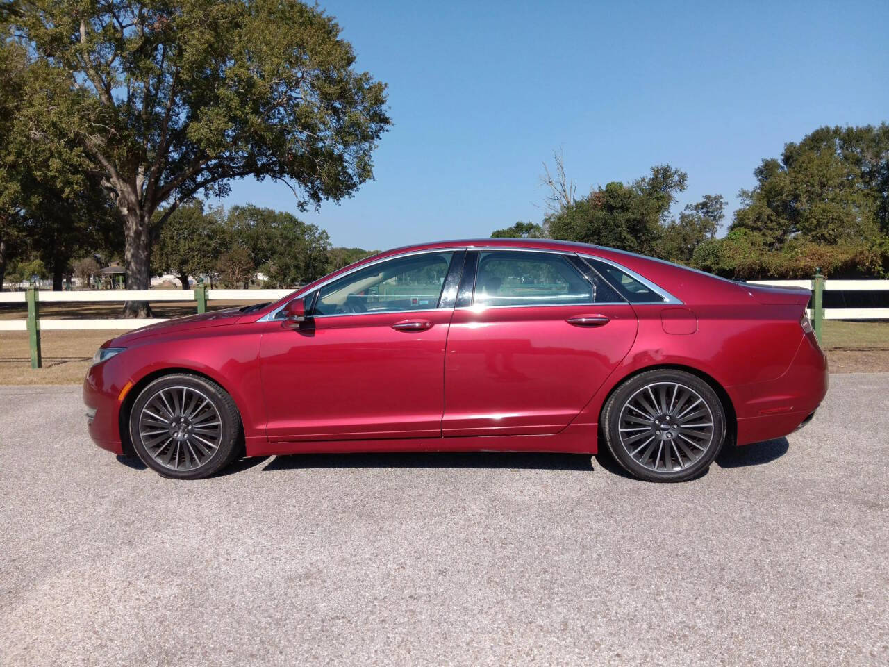 2016 Lincoln MKZ for sale at AUTOPLUG 360 in Stafford, TX