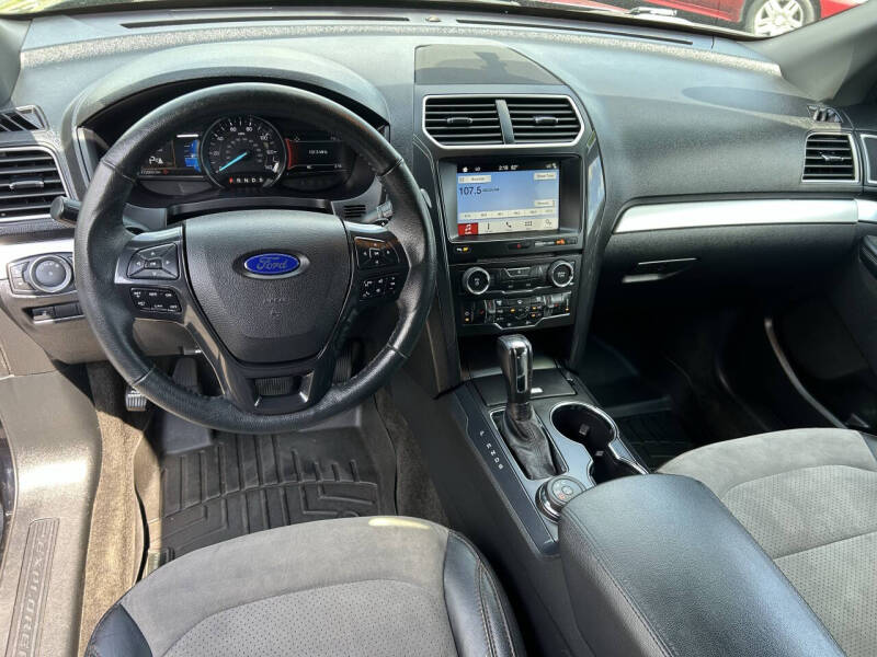 2017 Ford Explorer XLT