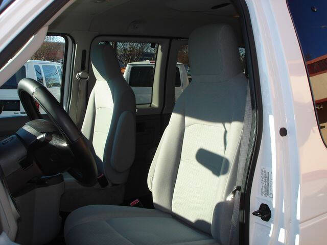 2011 Ford E-Series E-350 SD XLT