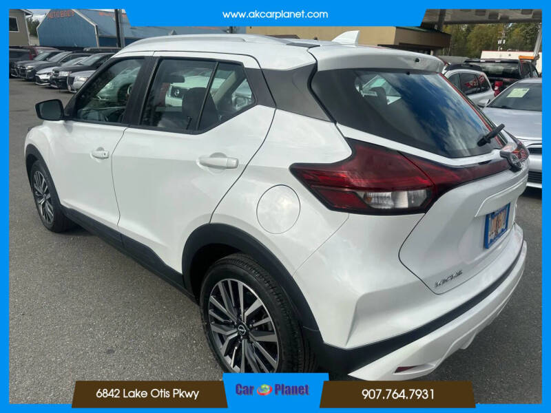 2022 Nissan Kicks SV