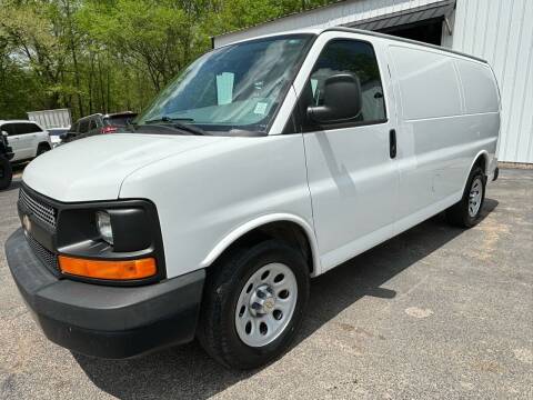 2014 Chevrolet Express for sale at Monroe Auto's, LLC in Parsons TN