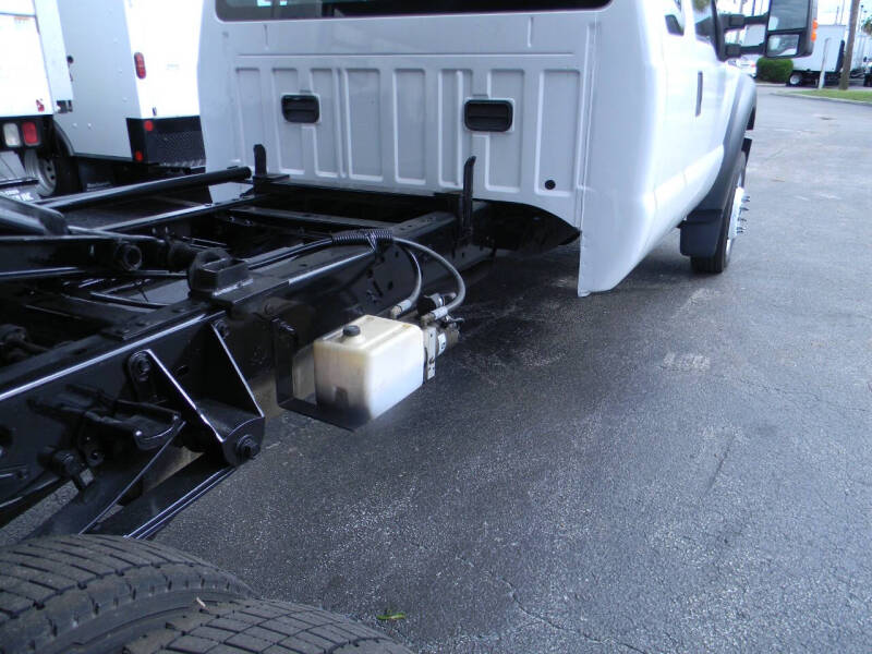 2015 Ford F-450 Super Duty Chassis Cab null photo 8