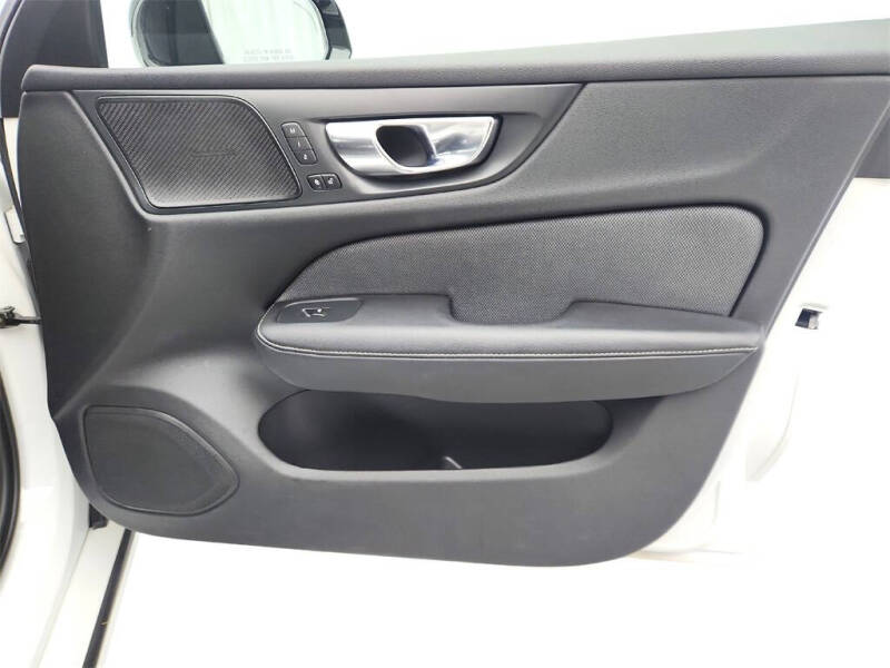 2019 Volvo S60 T6 R-Design