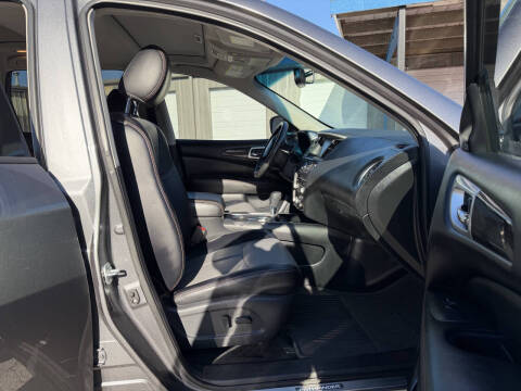 2019 Nissan Pathfinder SL