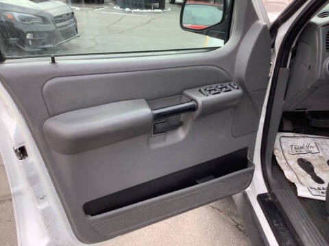 2004 Ford Explorer Sport Trac XLS