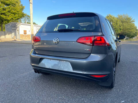 2016 Volkswagen Golf TSI SE
