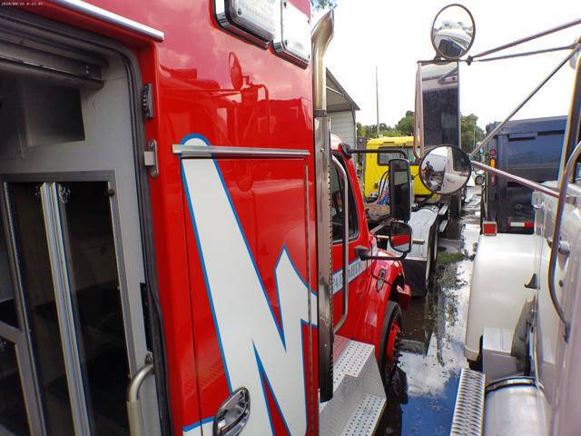2016 Freightliner M2 106