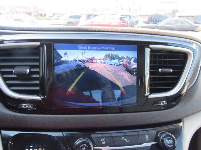 2017 Chrysler Pacifica Touring-L