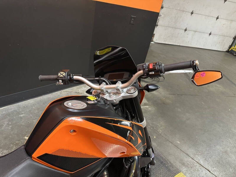 2017 KTM 690 Duke