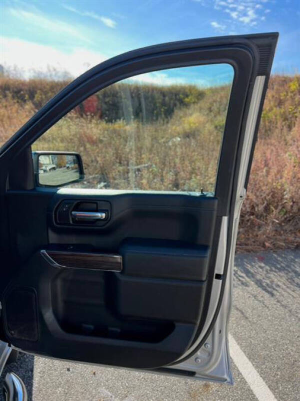 2019 Chevrolet Silverado 1500 LT photo 15