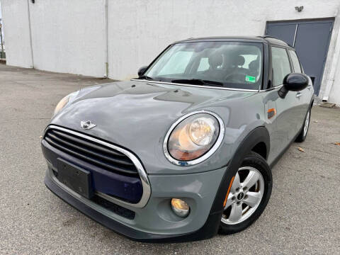2016 MINI Hardtop 4 Door Cooper