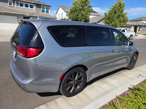 2019 Chrysler Pacifica Touring Plus
