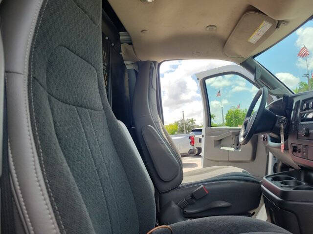 2025 GMC Savana 2500
