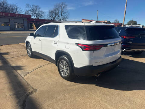 2023 Chevrolet Traverse LT Cloth