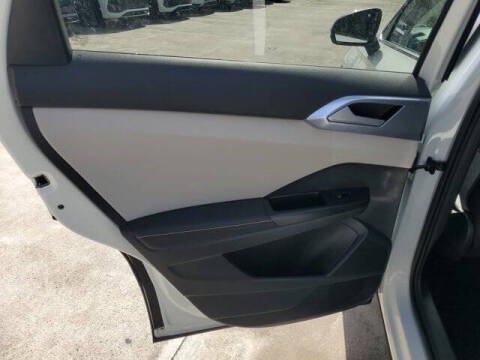 2025 Volkswagen Taos SE