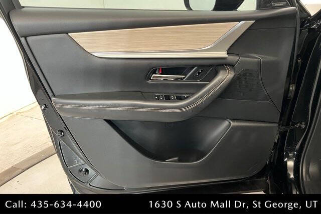 2025 Mazda CX-70 Plug-in Hybrid Premium