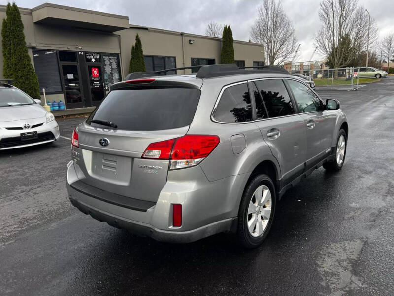 2010 Subaru Outback I Premium photo 5